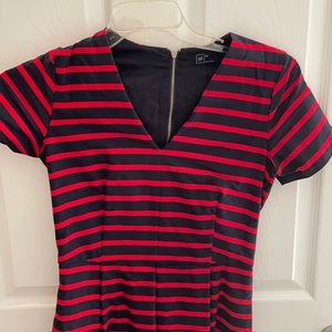 GAP short sleeve dress with pockets